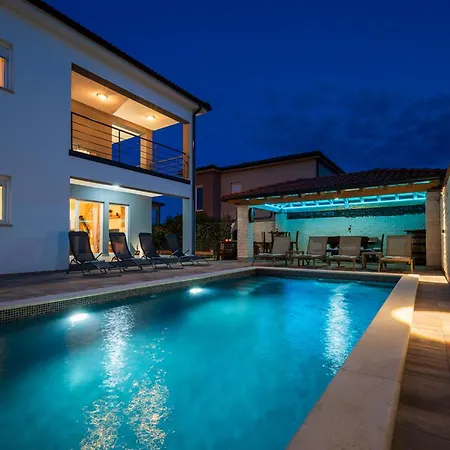 Benn Villa *